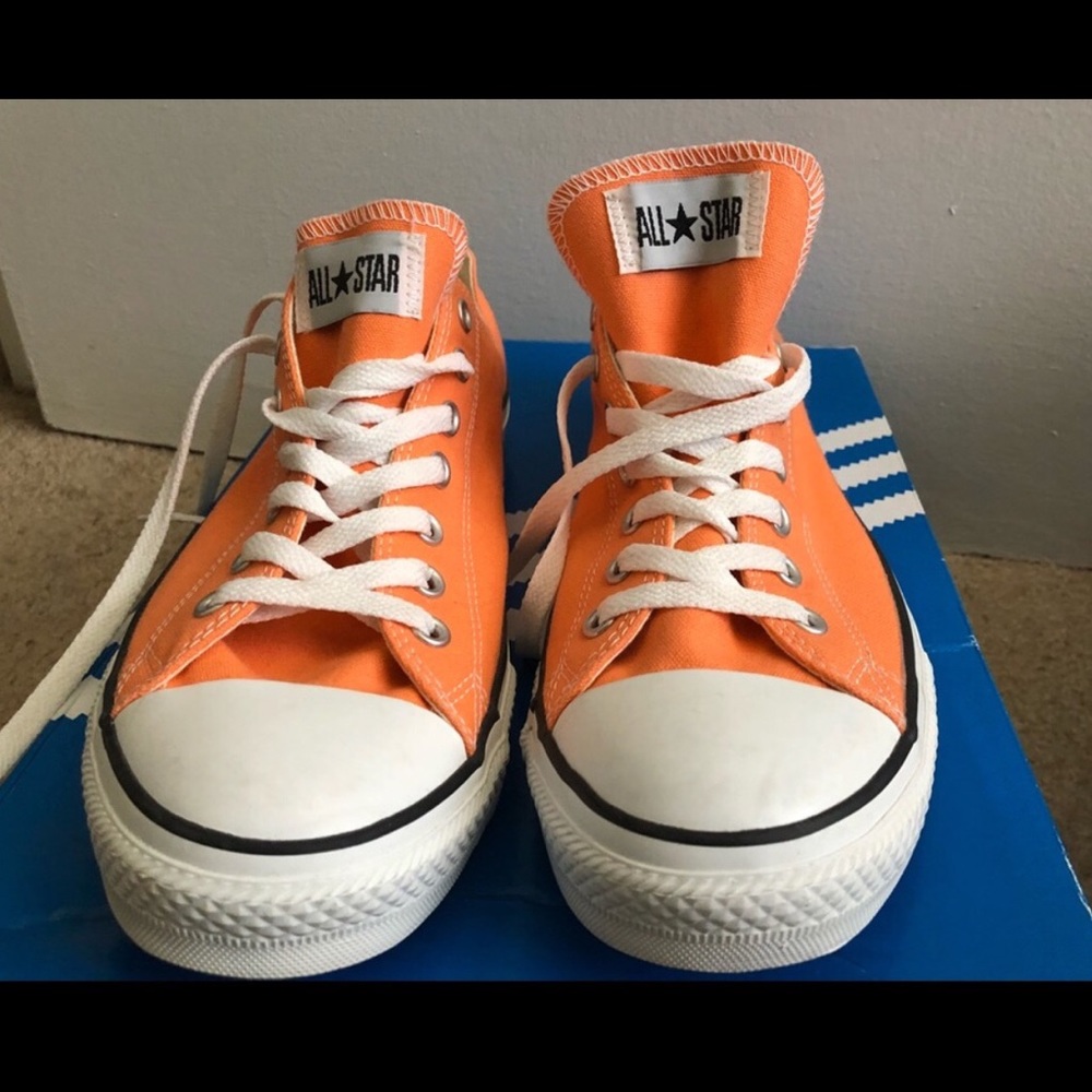 Converse ( peach )